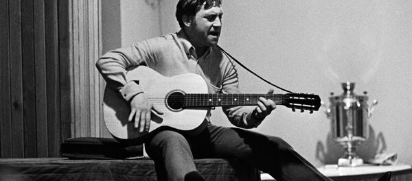 ساکنین پنج قاره ترانه ویسوتسکی را خواندند + ویدئو - اسپوتنیک ایران  