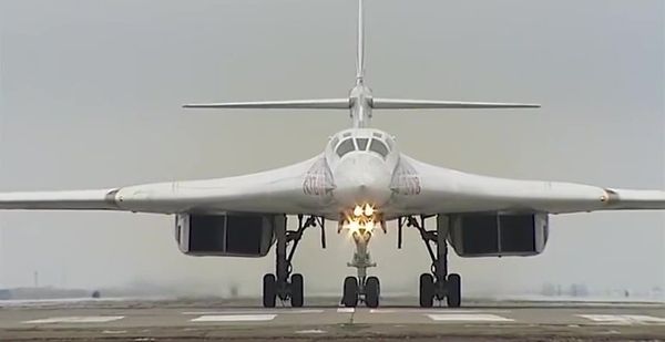 بمب افکنان Tu-160 روسیه در سراسر قطب شمال پرواز کردند + ویدئو بمب افکنان Tu-160 روسیه در سراسر قطب شمال پرواز کردند + ویدئو - اسپوتنیک ایران