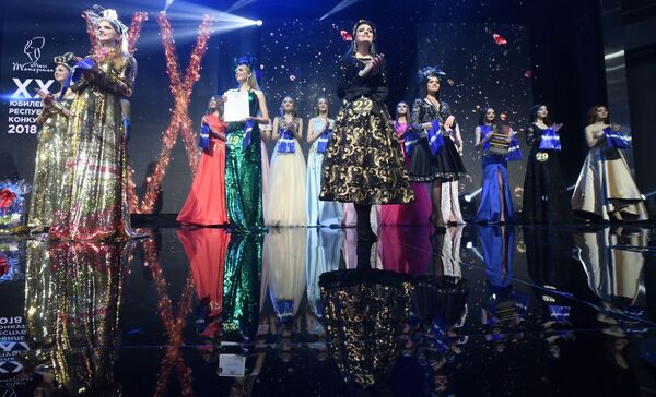 شرکت کنندگان کنکور زیبایی ملکه تاتارستان-2018 در شهر قازان - اسپوتنیک ایران  