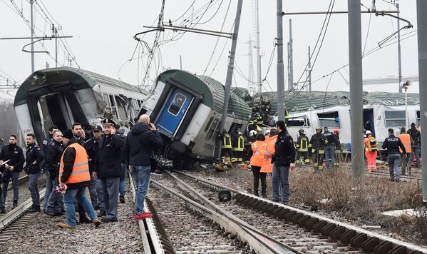 تصادف قطار در پولتلو ایتالیا - اسپوتنیک ایران  