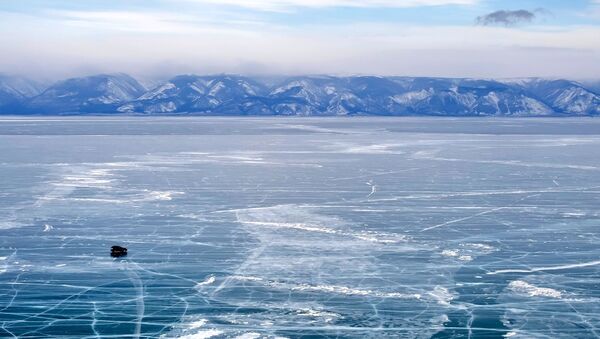 دریاچه یخ زده بایکال - اسپوتنیک ایران  