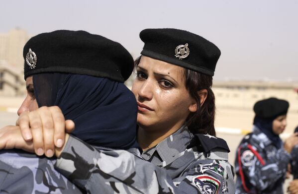 زنان پلیس عراقی در مراسم اهدای دیپلم در بغداد - اسپوتنیک ایران  