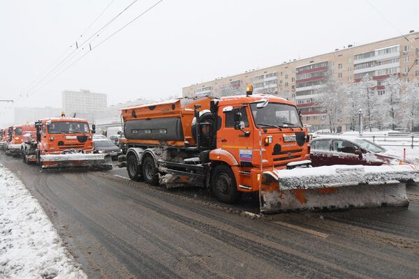 برف روبی خیابان های مسکو پس از بارش سنگین برف در این شهر - اسپوتنیک ایران  