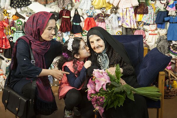 عروسک ساز 91 ساله ایرانی آرزو دارد در روسیه نمایشگاه برپا کند عروسک ساز 91 ساله ایرانی آرزو دارد در روسیه نمایشگاه برپا کند - اسپوتنیک ایران