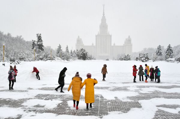 بارش برف در مسکو - اسپوتنیک ایران  