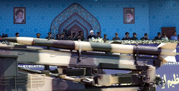 موشک با برد متوسط زلزال در رژه نظامی تهران - اسپوتنیک ایران  