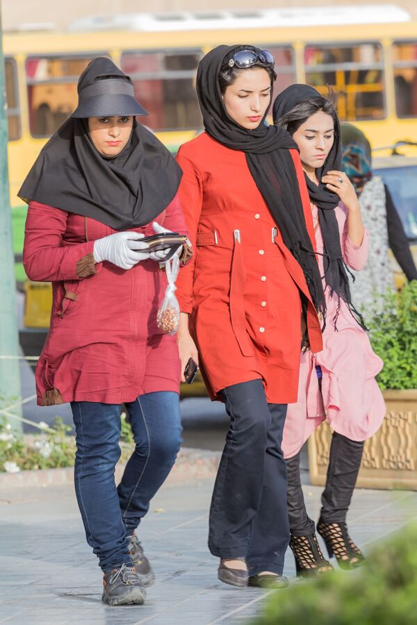 دختران ایرانی در شیراز - اسپوتنیک ایران  