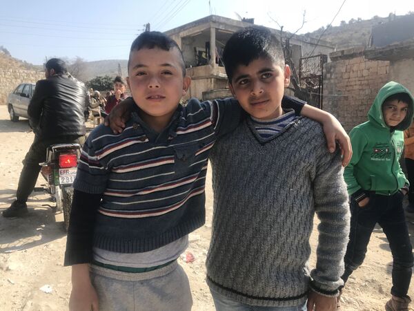 پناهجویان از منطقه جندریس در روستای خالتان کانتون عفرین سوریه - اسپوتنیک ایران  