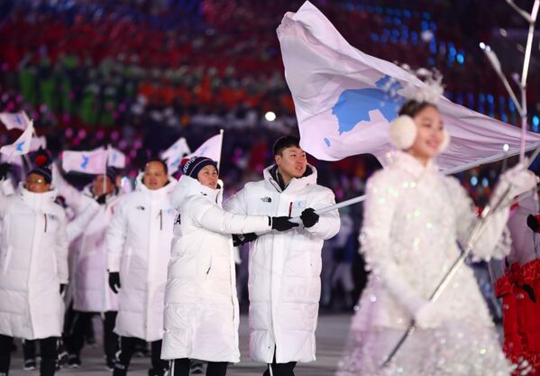 رژه در مراسم افتتاحیه بازی های المپیک 2018 کره جنوبی - اسپوتنیک ایران  