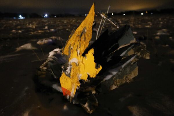 تکه هایی از هواپیمای آن-148 ( آنتونوف-148) که در حومه مسکو سقوط کرد - اسپوتنیک ایران  