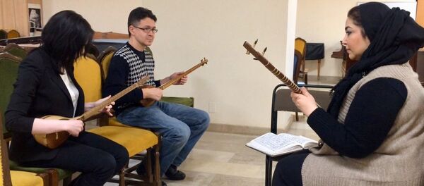 طنین سه تار ایرانی در کلاسهای درس کنسرواتوار مسکو - اسپوتنیک ایران  