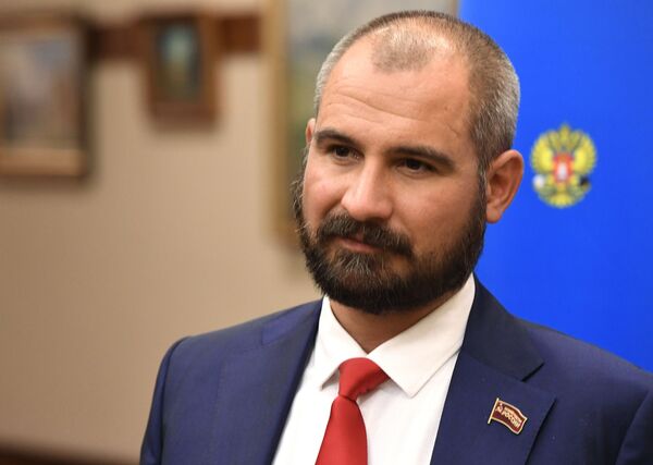 ماکسیم سورایکین - اسپوتنیک ایران  