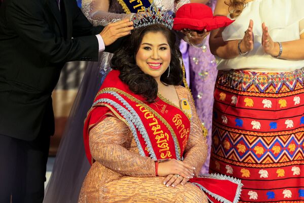 برنده مسابقه دختر شایسته چاق میس جامبو در تایلند - اسپوتنیک ایران  