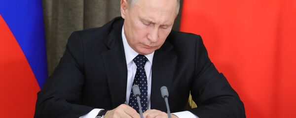 روسیه تحریم های تلافی جویانه علیه غرب را تمدید کرد روسیه تحریم های تلافی جویانه علیه غرب را تمدید کرد - اسپوتنیک ایران