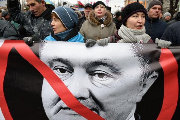 طرفداران فرماندار سابق استان ادسا اوکراین میخاییل ساکوشویلی در تظاهرات و درخواست استعفای رئیس جمهور اوکراین پترو پروشنکو - اسپوتنیک ایران  
