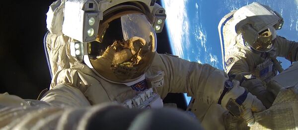 فضانورد روس: درایستگاه فضایی، دوست مرموزی اِسکان گزیده است - اسپوتنیک ایران  