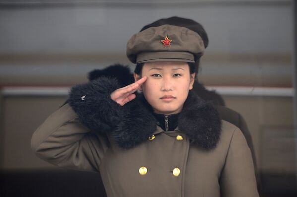 زن سرباز در کره شمالی - اسپوتنیک ایران  