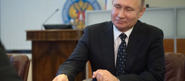 پوتین خواستار واگذاری مدارک رسمی حاکی از دخالت اتباع روسیه در انتخابات آمریکا شد پوتین خواستار واگذاری مدارک رسمی حاکی از دخالت اتباع روسیه در انتخابات آمریکا شد - اسپوتنیک ایران