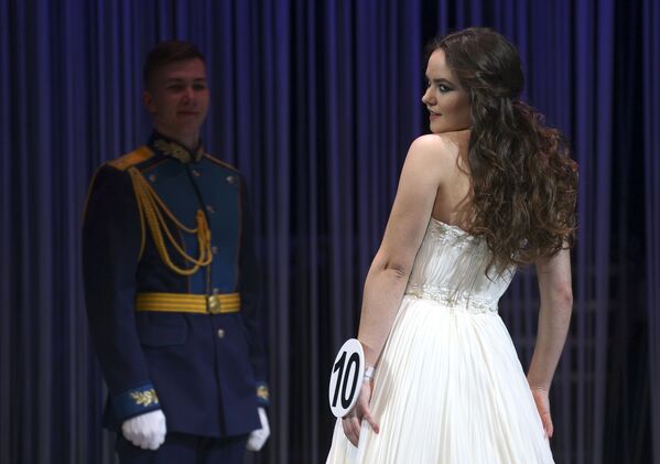 برنده کنکور « ملکه زیبایی درجه داران» در کراسنودار روسیه - اسپوتنیک ایران  