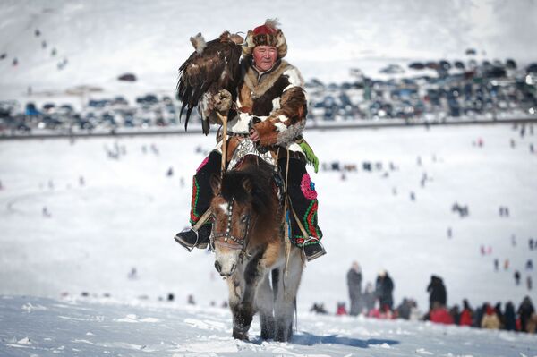 فستیوال بهاری عقاب طلایی در مغولستان - اسپوتنیک ایران  