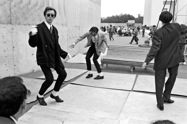 سال 1980 و رقص جوانان - اسپوتنیک ایران  