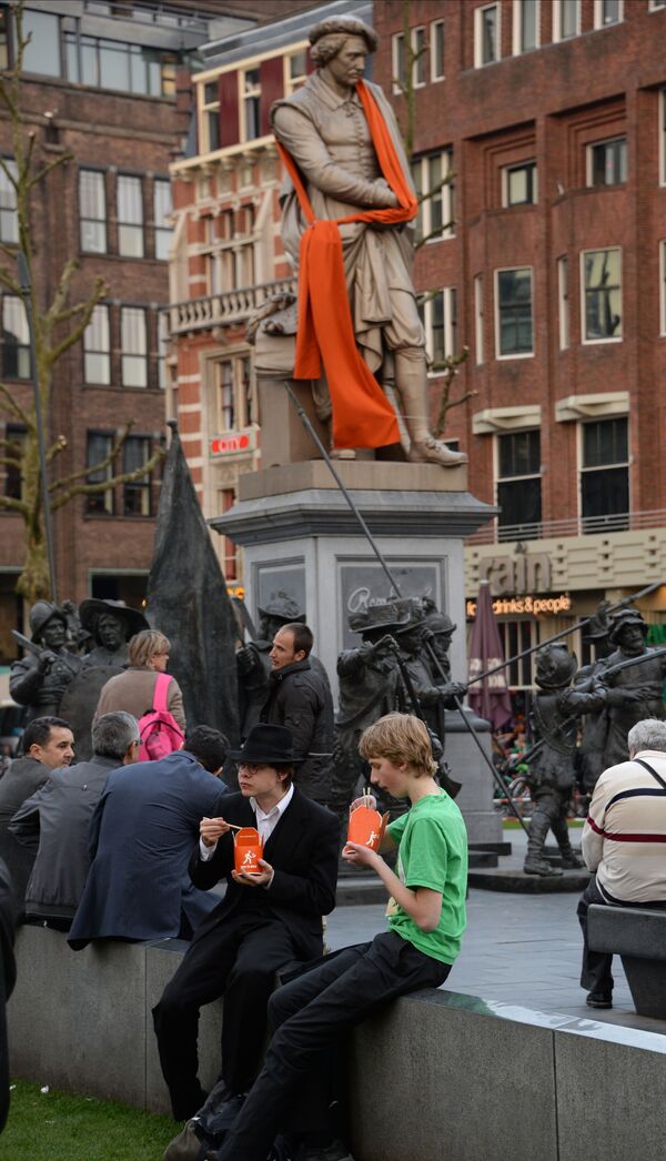 مجسمه رامبراند هنرمند مشهور در آمستردام - اسپوتنیک ایران  