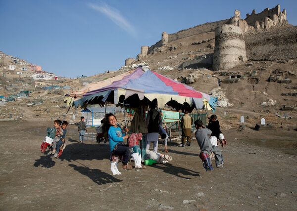 بازی بچه ها در ایام نوروز در کابل افغانستان - اسپوتنیک ایران  