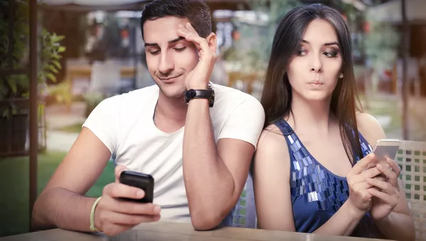 گوشی های هوشمند،افسردگی  و تنبلی مغز - اسپوتنیک ایران  
