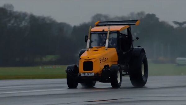 The Stig Breaks World Record in Modified Tractor on Top Gear - اسپوتنیک ایران  