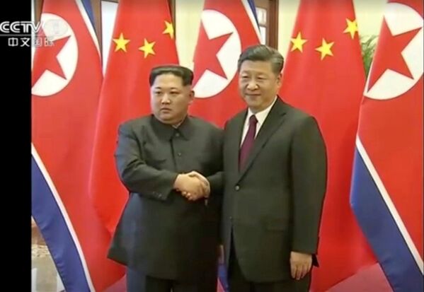 کیم جونگ اون، رهبر کره شمالی و شی جین پینگ، رهبر چین در پکن - اسپوتنیک ایران  
