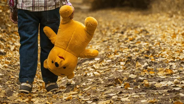 از خود گذشتگی باورنکردنی کودک فداکار برای مادرش +ویدئو - اسپوتنیک ایران  
