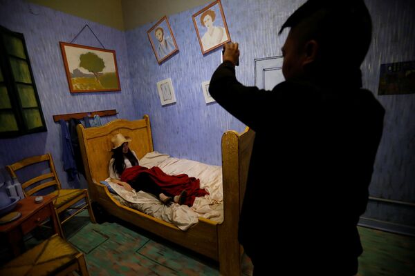 افتتاح نخستین موزه سلفی در کالینگراد روسی - اسپوتنیک ایران  