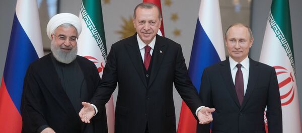 چرخش توپ سوریه در زمین بازی روسیه، ایران، ترکیه و آمریکا چرخش توپ سوریه در زمین بازی روسیه، ایران، ترکیه و آمریکا - اسپوتنیک ایران