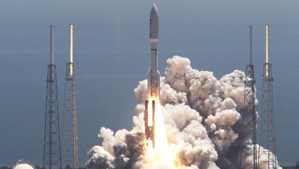 پرتاب موشک Atlas V آمریکا به همراه ماشین های نظامی - اسپوتنیک ایران  