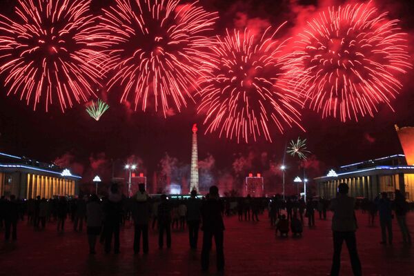 آتش بازی در زمان جشن خورشید در کره شمالی - اسپوتنیک ایران  