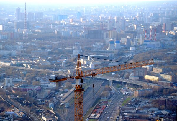 بازدید کنندگان برای دیدن مسکو از پرارتفاع ترین مکان دید اروپا در مسکو که در طبقه 89 برج وستوک فدراتسیا از مجتمع تجاری مسکو سیتی واقع شده است، جمع شده اند، - اسپوتنیک ایران  