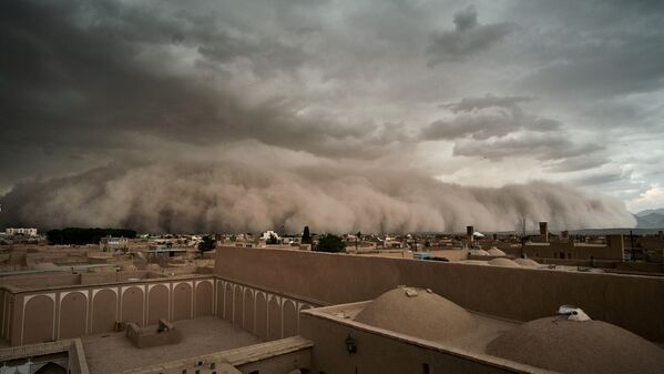 طوفان شن در یزد ایران - اسپوتنیک ایران  