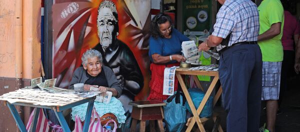 قمارباز چینی همه زندگی اش را برای لاتاری باخت قمارباز چینی همه زندگی اش را برای لاتاری باخت - اسپوتنیک ایران