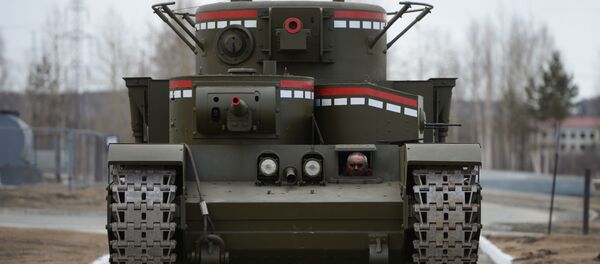 تانک بازدیدکنندگان فستیوال سن پترزبورگ را زیر گرفت +فیلم - اسپوتنیک ایران  