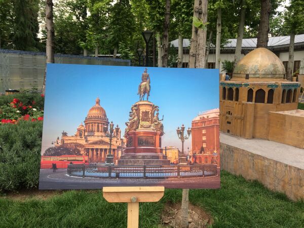 در نمایشگاه کتاب و عکس روسیه «روسیه از نمایی نزدیک» در تهران - اسپوتنیک ایران  
