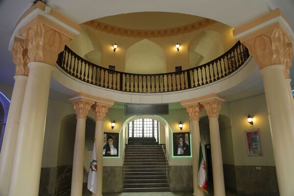 دبیرستان البرز در تهران دبیرستان البرز در تهران - اسپوتنیک ایران