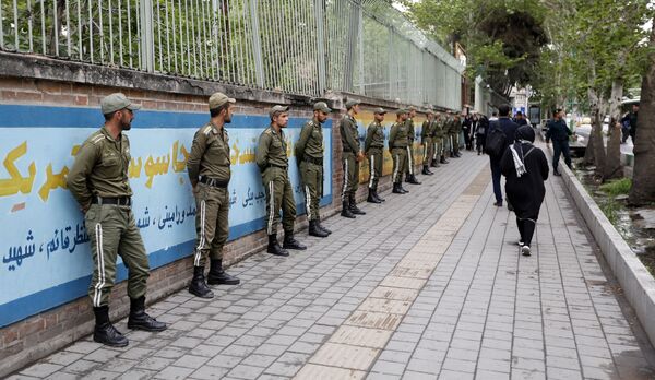حضور نیروهای پلیس در اطاف ساختمان سابق سفارت آمریکا در تهران - ایران - اسپوتنیک ایران  