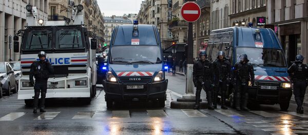شناسایی مهاجم به عابران در مرکز پاریس شناسایی مهاجم به عابران در مرکز پاریس - اسپوتنیک ایران