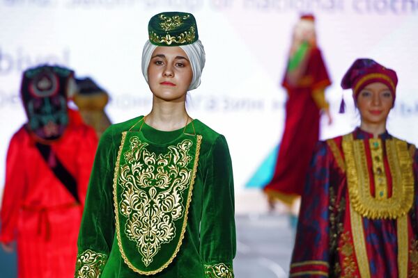 مدهای اسلامی در فستیوال طراحان مد قازان-2018 در تاتارستان - اسپوتنیک ایران  