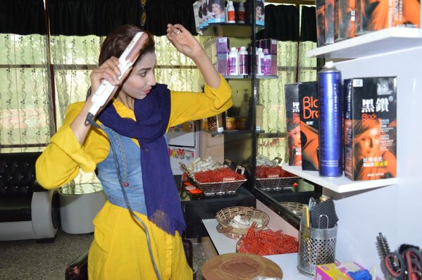 آرایشگاه زنانه در کابل - اسپوتنیک ایران  