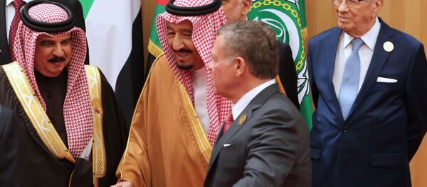 بیاعتنایی هیات قطری به پادشاه عربستان در اجلاس مکه + ویدئو بیاعتنایی هیات قطری به پادشاه عربستان در اجلاس مکه + ویدئو - اسپوتنیک ایران