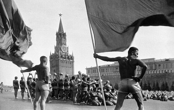 رژه ورزشکاران در زمان شوروی - اسپوتنیک ایران  