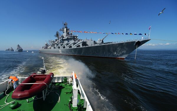 کشتی جنگی  «واریاگ» در جشن ناوگان اقیانوس آرام نیروی دریایی روسیه - اسپوتنیک ایران  