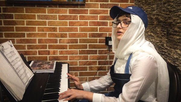 کافه ای بی رقیب در یکی از خیابانهای تهران + ویدیو - اسپوتنیک ایران  