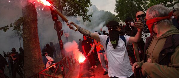 تظاهرات پر جمعیت فرانسه تظاهرات پر جمعیت فرانسه - اسپوتنیک ایران